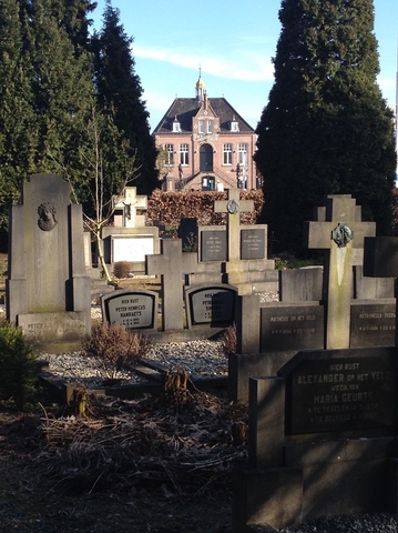 Raadhuis en kerkhof Belfeld