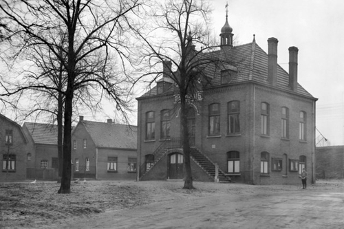 Raadhuis in jaren 30